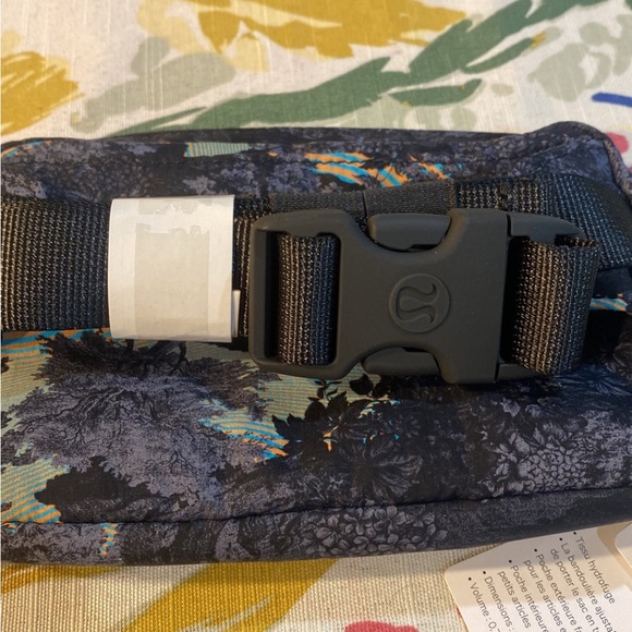 Lululemon Mini Belt Bag - Picture 3 of 6
